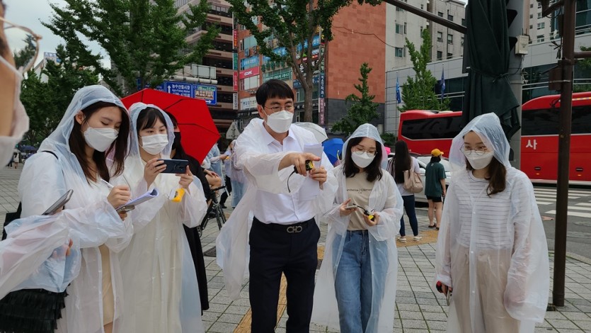 시각장애인보행환경모니터링.jpg