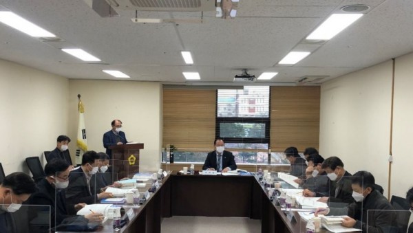 201211 성준모 의원, 제4회 입법정책위원회 회의 주재.jpg