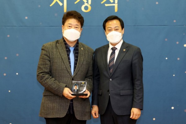 201218 최갑철 안전행정부위원장, 2020년 경기도의회 행정사무감사 우수위원 선정 (2).JPG