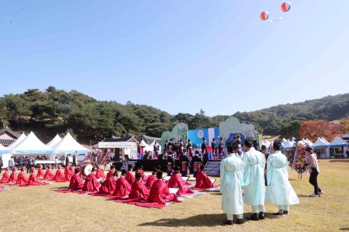 “일편단심의 포은 선생 충절 이어받아 나라 발전 시키자” 4