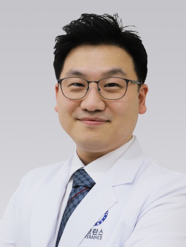 [크기변환][사진 2] 연세대학교 용인세브란스병원 정형외과 박섭리 교수.jpg