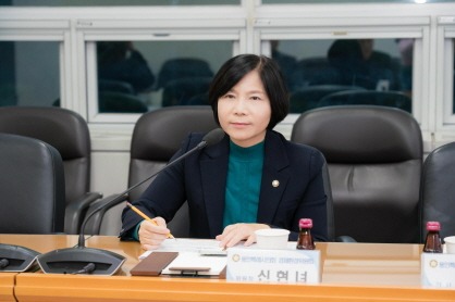 [크기변환]20251126 용인특례시의회 경제환경위원회, 2025년 경제환경분과 의정자문회의 개최(4).jpg