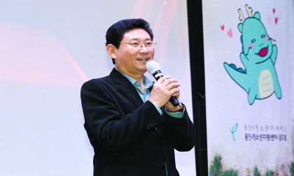 [크기변환]6-1. 이상일 용인특례시장은 29일 '2025 꿈드림 어워즈 & 성장발표회'에 참석했다.jpg