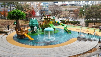 [크기변환]6. 동백지구 늘찬근린공원 물놀이장 조성사업 현장 모습.jpg