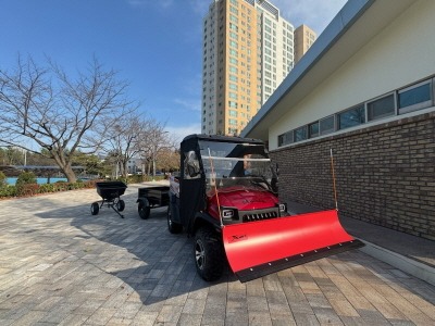 [크기변환]5-1. 수지체육공원에 배치한 제설차.jpg