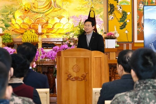 [크기변환]6-2. 14일 호국선봉사에서 이상일 시장이 축사를 하고 있다.jpg