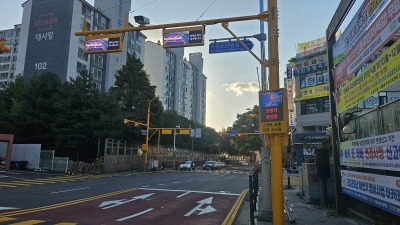 [크기변환]1-2. 기흥구는 어린이보호구역 내에 ‘정지선 위반 알리미’와 ‘우회전 감응 시스템’을 도입했다.jpg