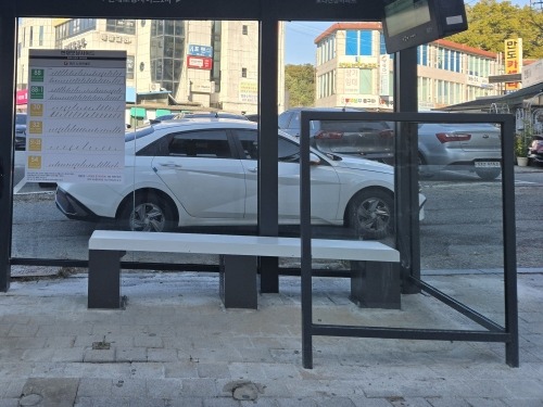 [크기변환]4. 기흥구는 구 내 주요 버스승차대 13곳에 온열 의자를 설치했다.jpg